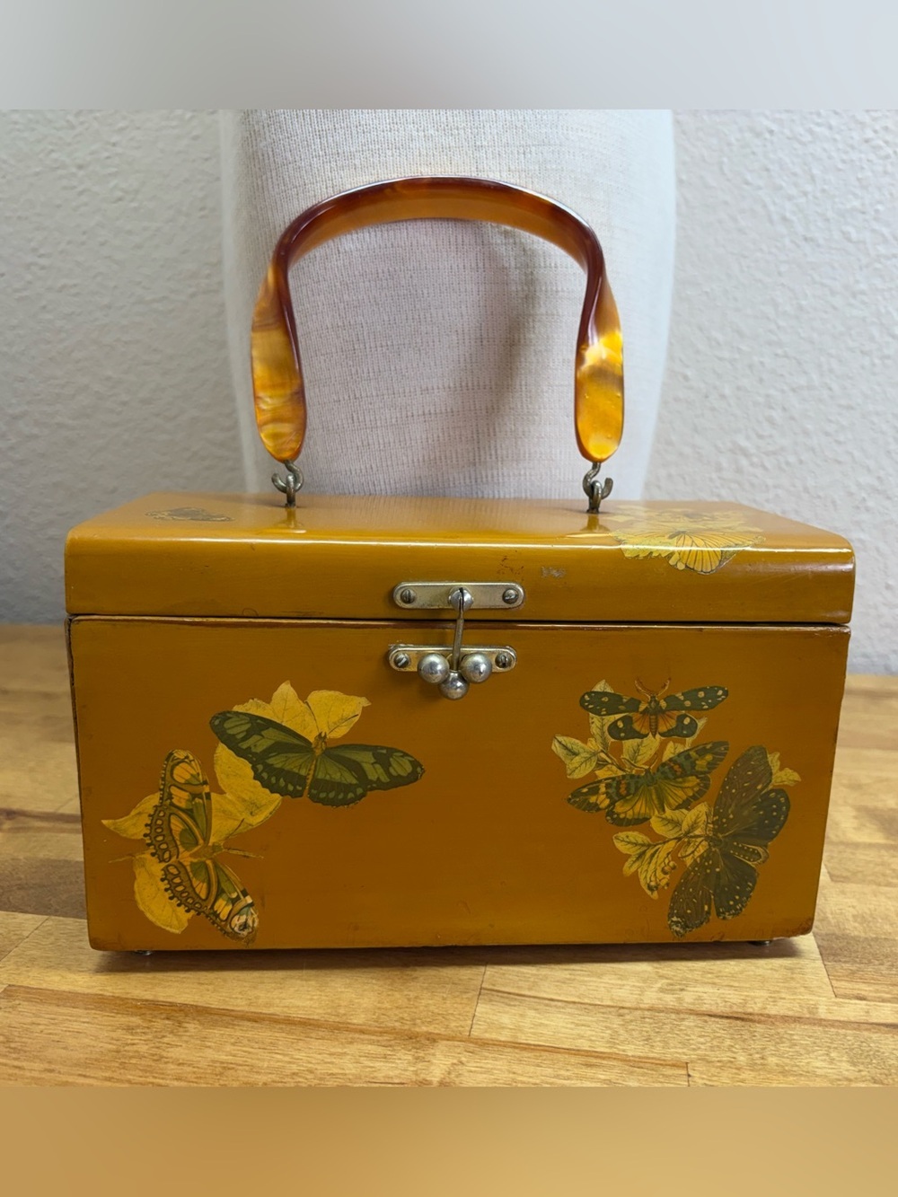 Vintage Butterfly Decoupage Wooden Box Purse Lucite Handle Vanity Case MCM - Picture 2 of 14